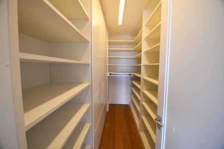 Apartamento à venda com 500m², 6 quartos e 8 vagasSala de TV - Roupeiro