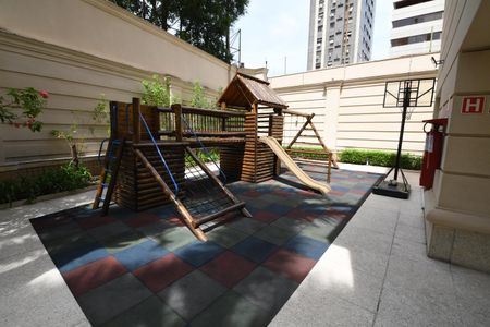 Apartamento à venda com 500m², 6 quartos e 8 vagasÁrea comum - Playground