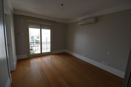 Apartamento à venda com 500m², 6 quartos e 8 vagasQuarto Suíte 2