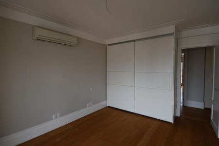 Apartamento à venda com 500m², 6 quartos e 8 vagasQuarto Suíte 2