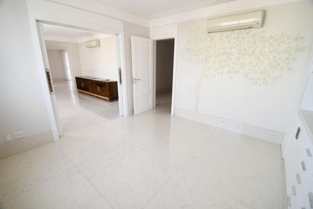 Apartamento à venda com 500m², 6 quartos e 8 vagasSala de Jantar