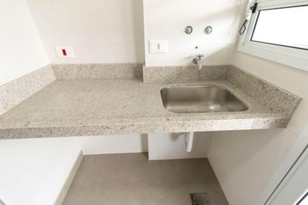 Apartamento para alugar com 64m², 2 quartos e 2 vagas Apartamento para alugar com 64m², 2 quartos e 2 vagasCozinha e Área de Serviço