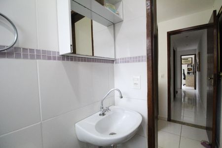 Casa de condomínio à venda com 112m², 3 quartos e 1 vagaBanheiro da suíte