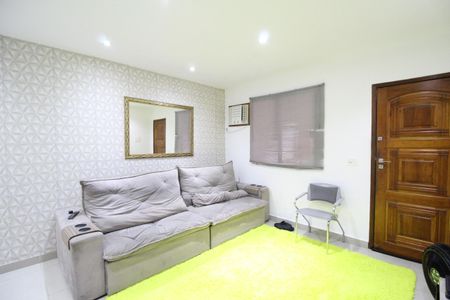 Casa de condomínio à venda com 112m², 3 quartos e 1 vagaSala