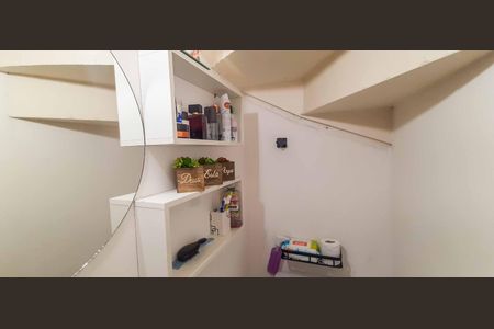 Casa à venda com 66m², 2 quartos e 2 vagasLavabo