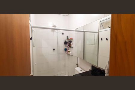 Casa à venda com 66m², 2 quartos e 2 vagasBanheiro