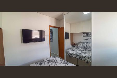 Casa à venda com 66m², 2 quartos e 2 vagasQuarto 1