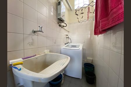 Casa à venda com 210m², 3 quartos e 2 vagas Casa à venda com 210m², 3 quartos e 2 vagasÁrea de Serviço