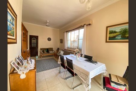 Casa à venda com 210m², 3 quartos e 2 vagas Casa à venda com 210m², 3 quartos e 2 vagasSala