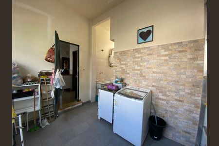 Casa à venda com 210m², 3 quartos e 2 vagas Casa à venda com 210m², 3 quartos e 2 vagasÁrea de Serviço