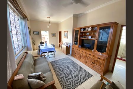 Casa à venda com 210m², 3 quartos e 2 vagas Casa à venda com 210m², 3 quartos e 2 vagasSala