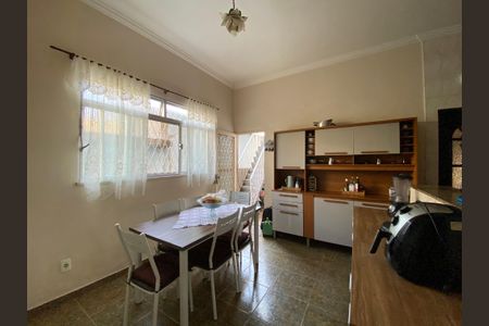 Casa à venda com 210m², 3 quartos e 2 vagas Casa à venda com 210m², 3 quartos e 2 vagasCozinha
