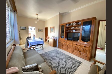 Casa à venda com 210m², 3 quartos e 2 vagas Casa à venda com 210m², 3 quartos e 2 vagasSala