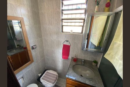 Casa à venda com 210m², 3 quartos e 2 vagas Casa à venda com 210m², 3 quartos e 2 vagasBanheiro do Quarto de Serviço