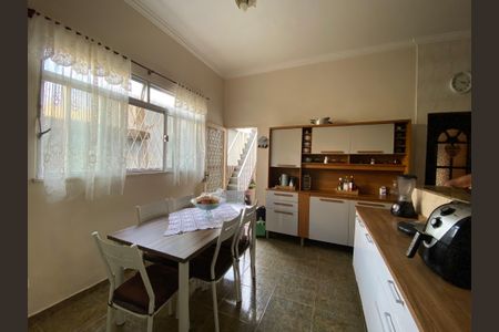 Casa à venda com 210m², 3 quartos e 2 vagas Casa à venda com 210m², 3 quartos e 2 vagasCozinha