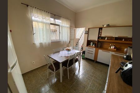 Casa à venda com 210m², 3 quartos e 2 vagas Casa à venda com 210m², 3 quartos e 2 vagasCozinha