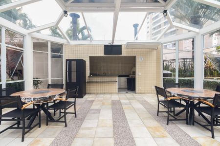 Apartamento à venda com 164m², 3 quartos e 3 vagasCondomínio - Churrasqueira 