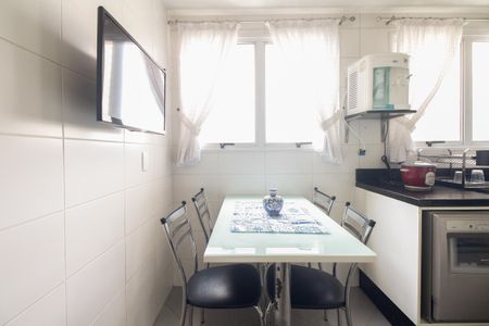 Apartamento à venda com 164m², 3 quartos e 3 vagasCozinha 