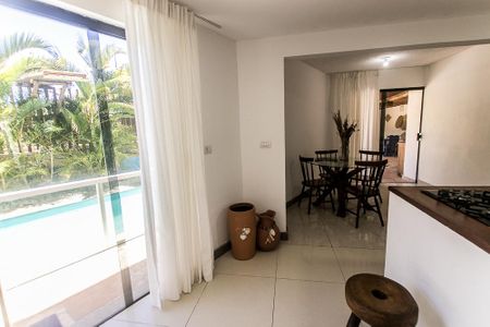 Casa de condomínio para alugar com 230m², 5 quartos e 1 vagaSala+cozinha