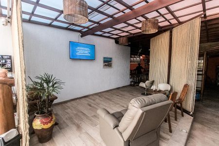 Casa de condomínio para alugar com 230m², 5 quartos e 1 vagaÁrea comum