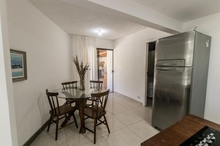 Casa de condomínio para alugar com 230m², 5 quartos e 1 vagaSala+cozinha