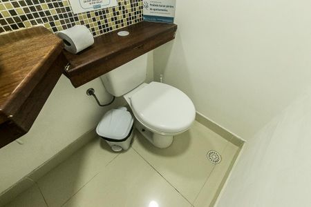Casa de condomínio para alugar com 230m², 5 quartos e 1 vagaLavabo