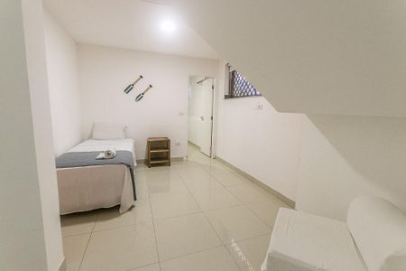 Casa de condomínio para alugar com 230m², 5 quartos e 1 vagaQuarto 4
