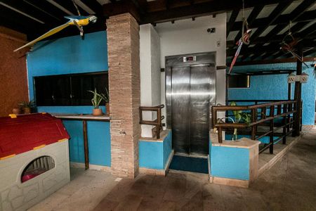 Casa de condomínio para alugar com 230m², 5 quartos e 1 vagaÁrea comum