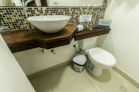 Casa de condomínio para alugar com 230m², 5 quartos e 1 vagaLavabo