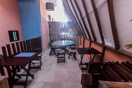 Casa de condomínio para alugar com 230m², 5 quartos e 1 vagaÁrea comum