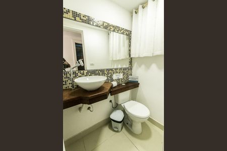 Casa de condomínio para alugar com 230m², 5 quartos e 1 vagaLavabo