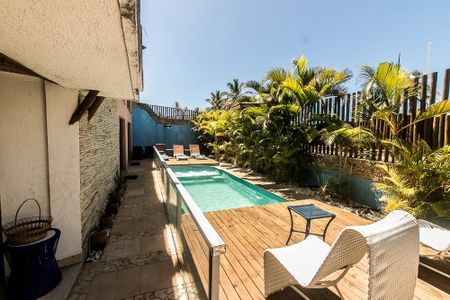 Casa de condomínio para alugar com 230m², 5 quartos e 1 vagaÁrea comum