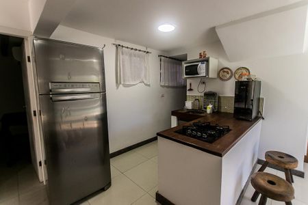Casa de condomínio para alugar com 230m², 5 quartos e 1 vagaSala+cozinha