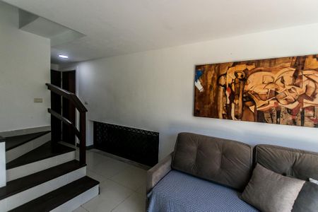 Casa de condomínio para alugar com 230m², 5 quartos e 1 vagaSala
