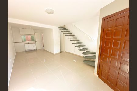 Casa para alugar com 86m², 2 quartos e 1 vagaSala de TV