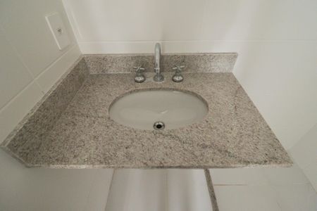 Apartamento à venda com 56m², 2 quartos e 1 vaga Apartamento à venda com 56m², 2 quartos e 1 vagaBanheiro da Suíte