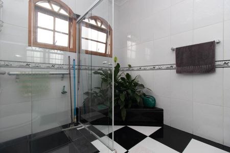 Casa à venda com 255m², 4 quartos e 5 vagasBanheiro Social