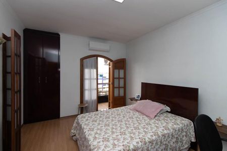 Casa à venda com 255m², 4 quartos e 5 vagasQuarto 4