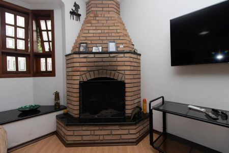 Casa à venda com 255m², 4 quartos e 5 vagasLareira