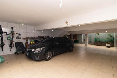 Casa à venda com 255m², 4 quartos e 5 vagasGaragem