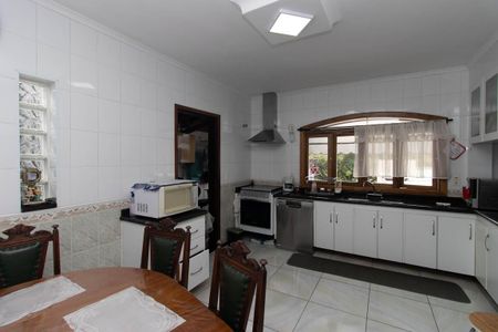 Casa à venda com 255m², 4 quartos e 5 vagasCozinha