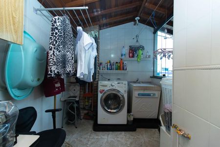 Casa à venda com 255m², 4 quartos e 5 vagasÁrea de Serviço