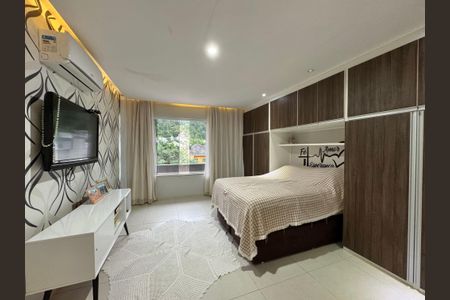 Casa de condomínio à venda com 172m², 3 quartos e 1 vagaSuíte 1