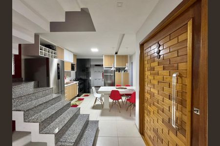 Casa de condomínio à venda com 172m², 3 quartos e 1 vagaSala