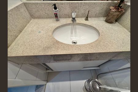 Casa de condomínio à venda com 172m², 3 quartos e 1 vagaBanheiro da Suíte 3