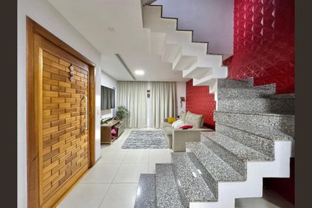 Casa de condomínio à venda com 172m², 3 quartos e 1 vagaSala