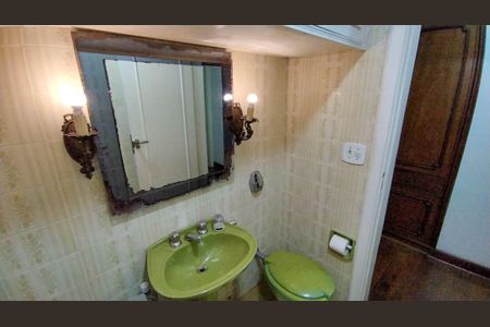 Apartamento à venda com 128m², 3 quartos e sem vagaBanheiro