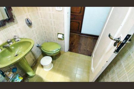 Apartamento à venda com 128m², 3 quartos e sem vagaBanheiro