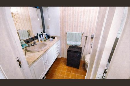 Apartamento à venda com 128m², 3 quartos e sem vagaBanheiro da Suíte