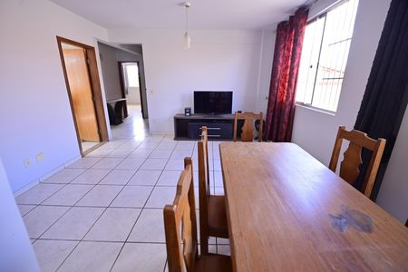 Apartamento para alugar com 70m², 2 quartos e 1 vagaSala